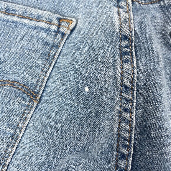 Levi's Classic Bermuda Shorts Denim Stretch Women Plus Size 18W Blue Jean Cuffs - Picture 11 of 14